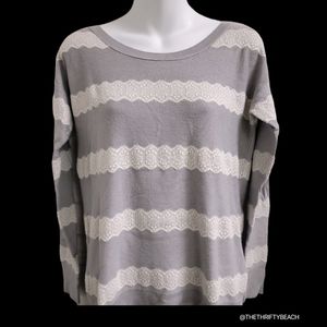 🍍 American Eagle Outfitters Sweater